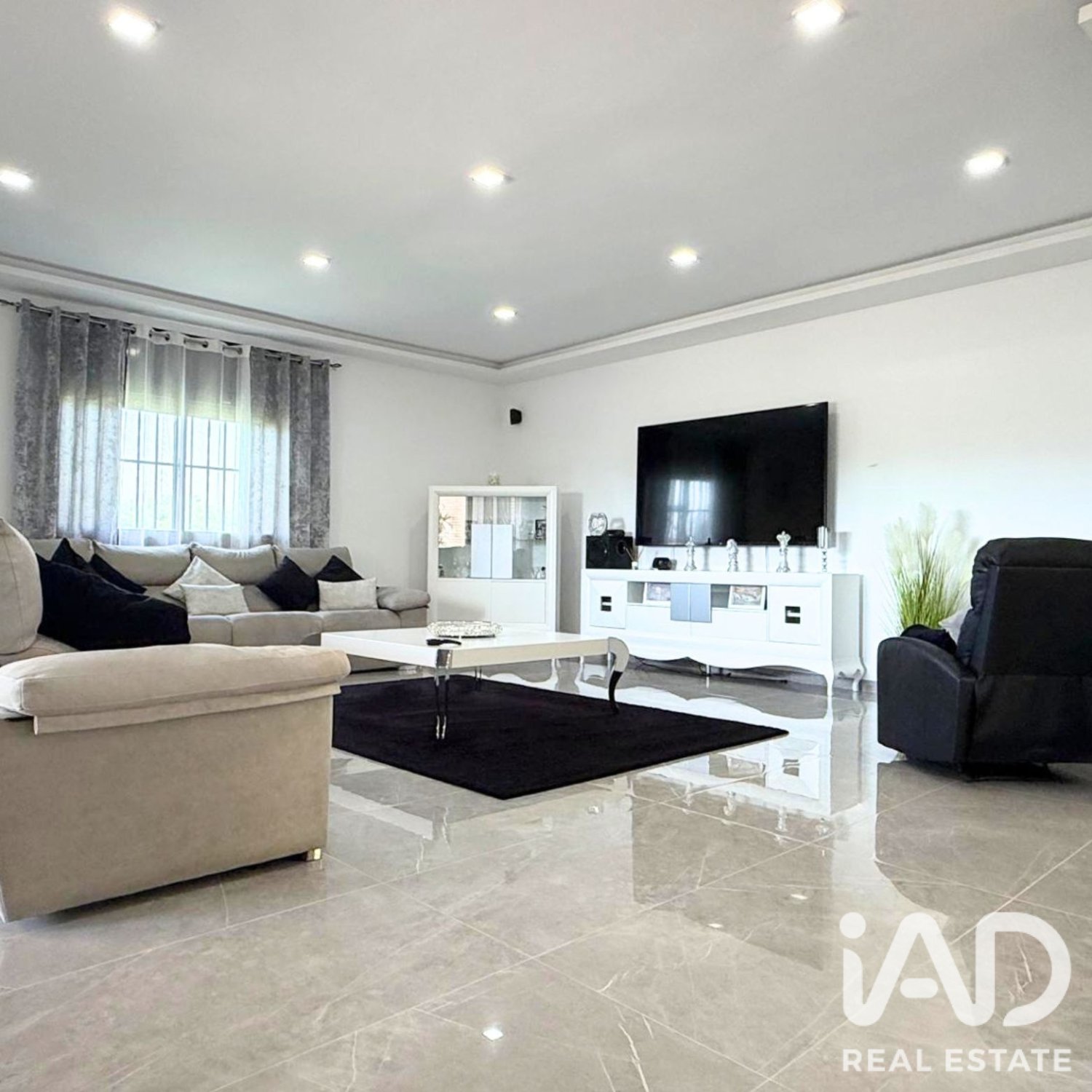 House in Mont-roig del Camp, Tarragona, Spain 5 bedrooms, 421 sq.m. No. 187731