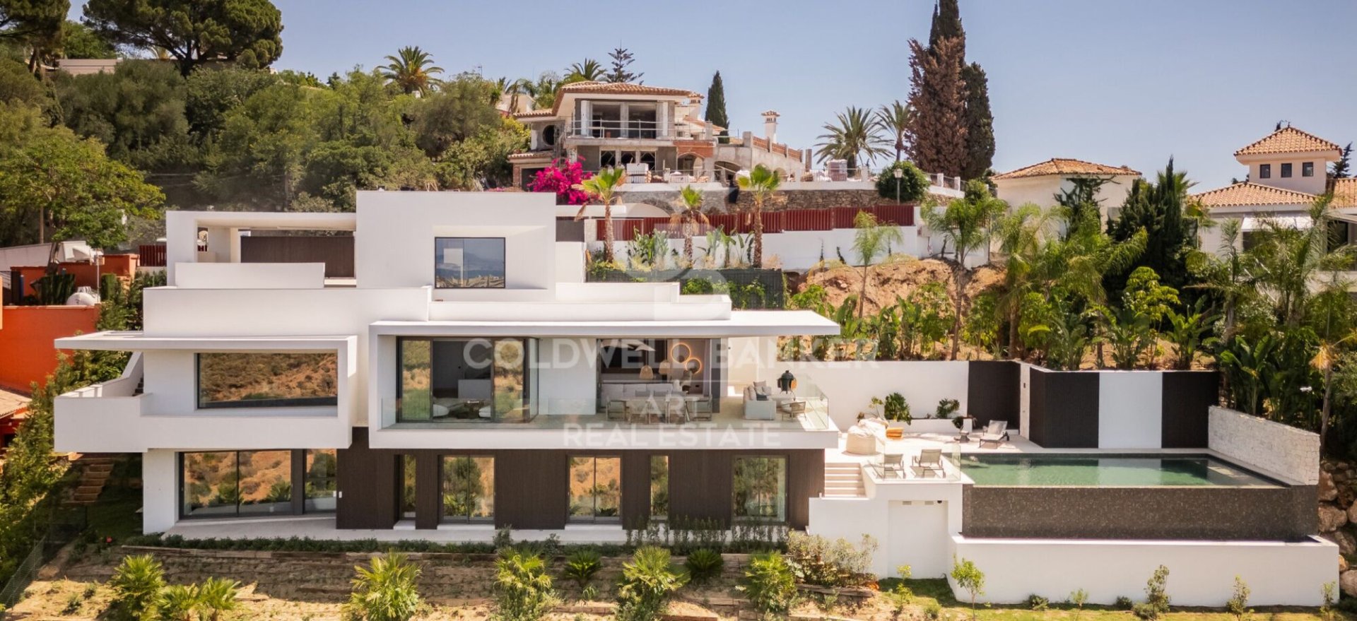 Villa i Marbella, Malaga, Spanien 4 sovrum, 456 kvm. Nr. 156725