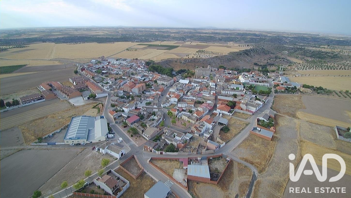Commercial property in Velada, Toledo, Spain 1800 sq.m. No. 188227