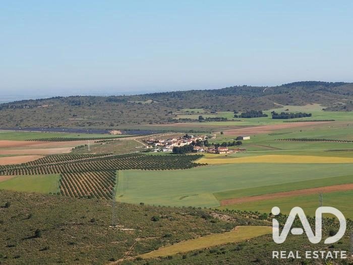 Commercial property in Velada, Toledo, Spain 1800 sq.m. No. 188227