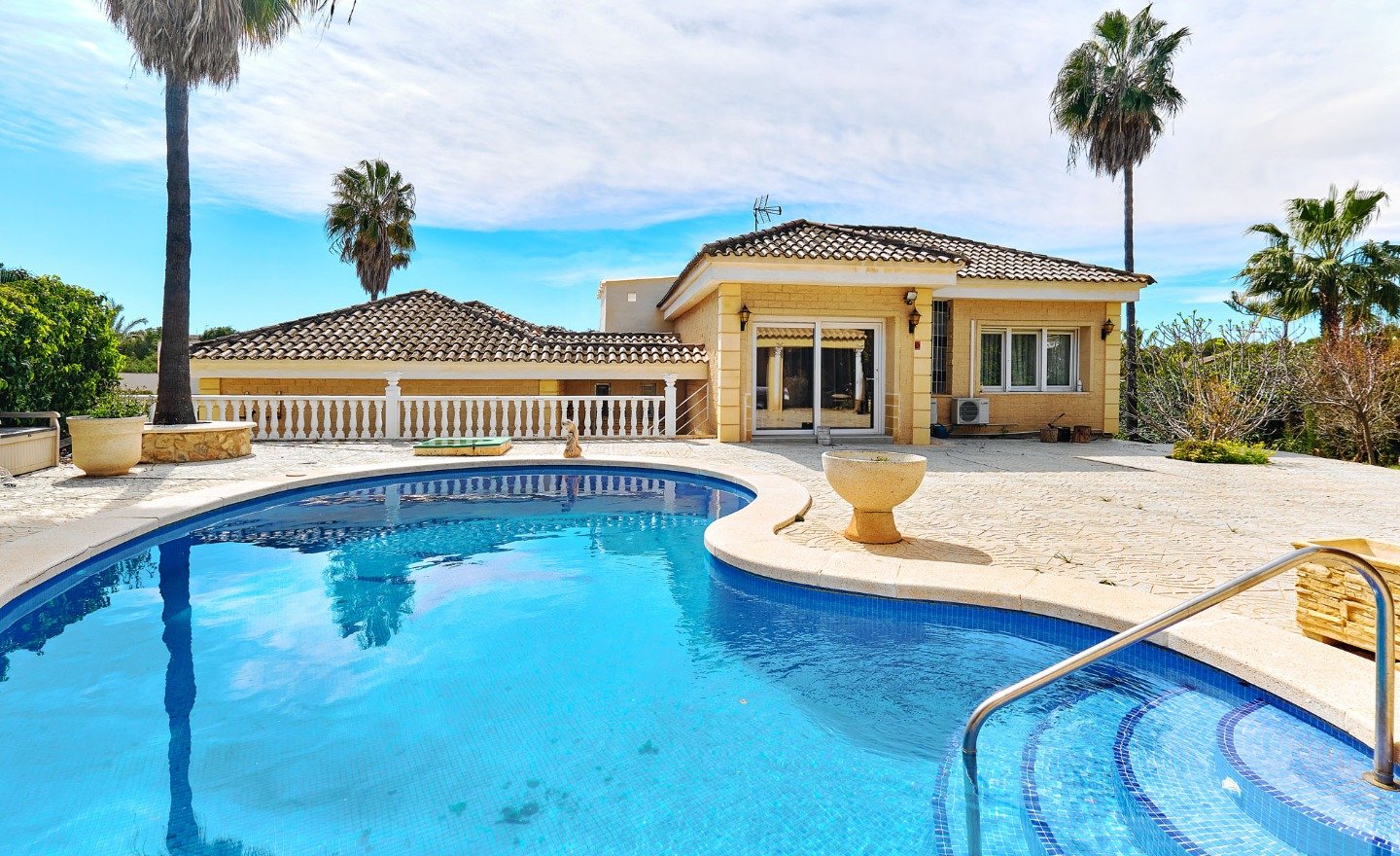 Villa en Dehesa De Campoamor, Alicante, España 4 dormitorios, 350 m2 No. 80936