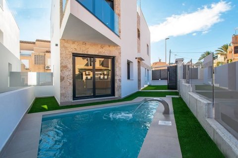 House in Torrevieja, Alicante, Spain 3 bedrooms, 175 sq.m. No. 95720