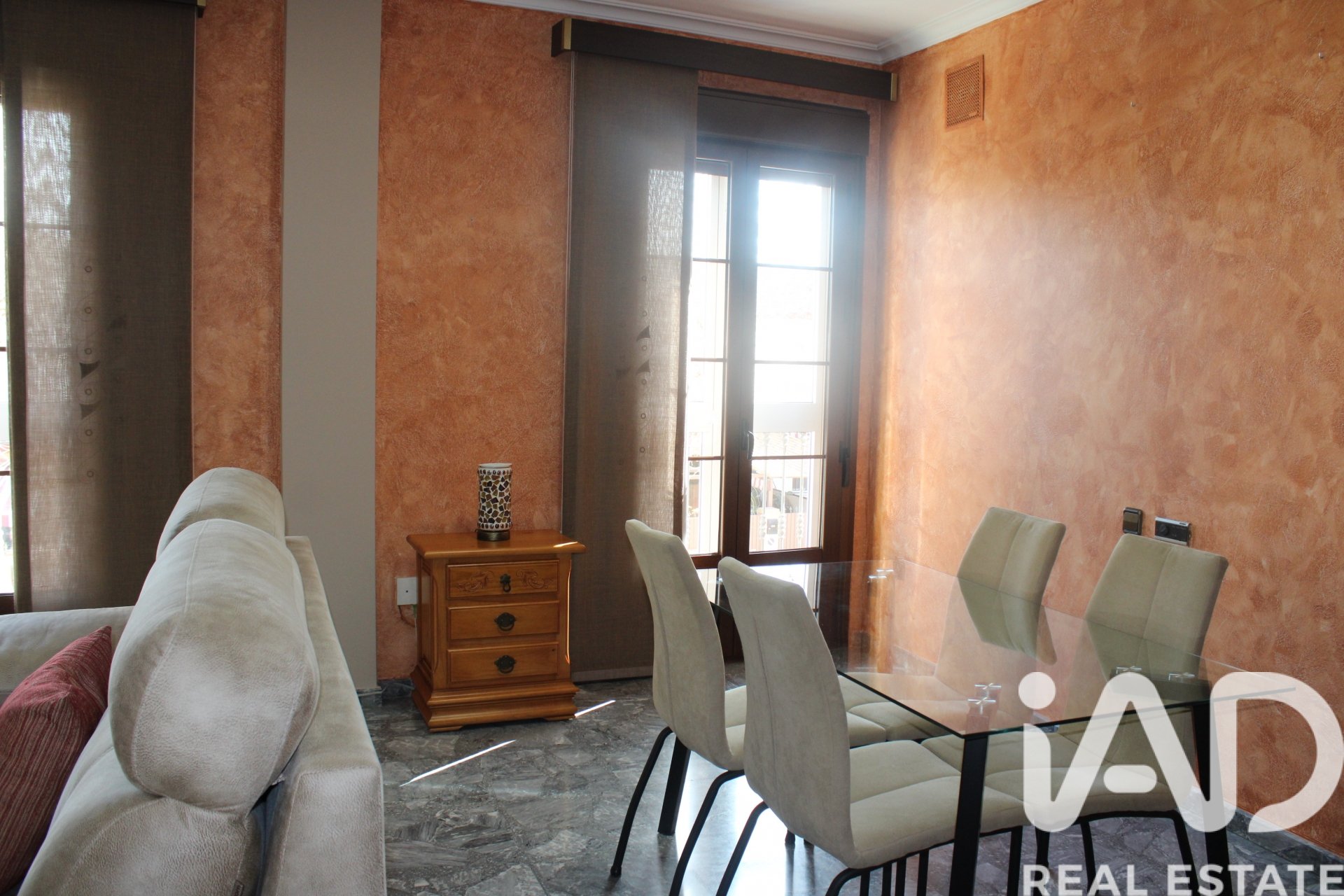 Casa a Dos Hermanas, Seville, Spagna 3 camere da letto, 172 mq. N° 173078