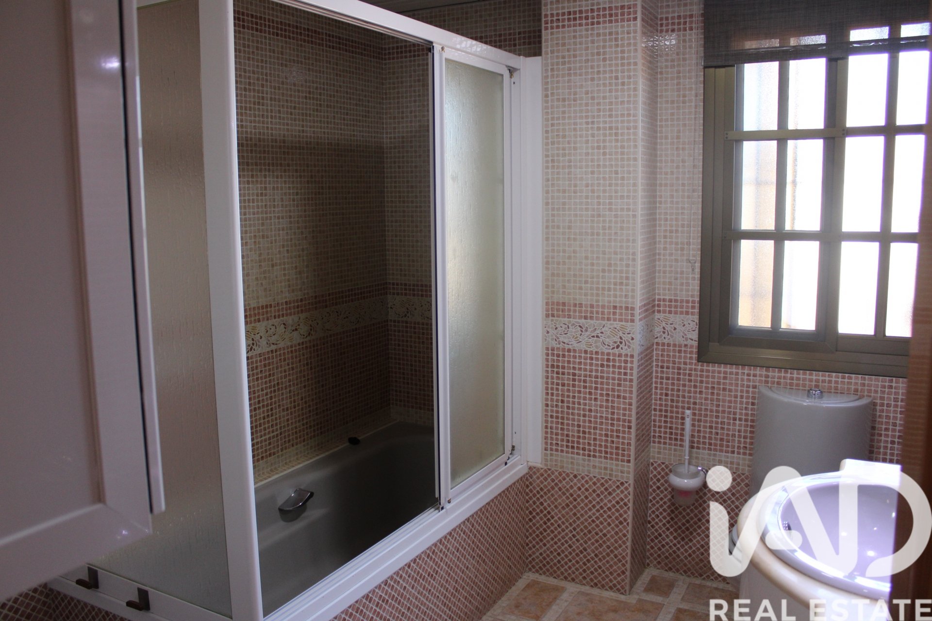 Casa a Dos Hermanas, Seville, Spagna 3 camere da letto, 172 mq. N° 173078