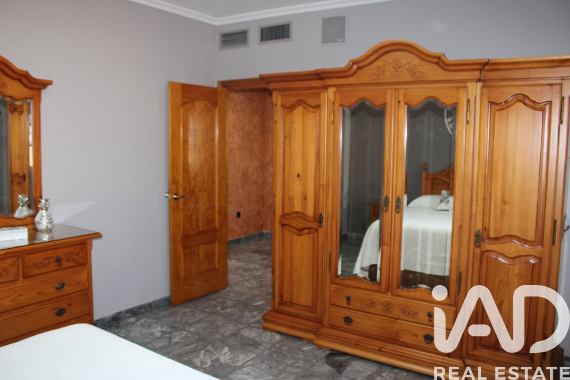 Casa a Dos Hermanas, Seville, Spagna 3 camere da letto, 172 mq. N° 173078
