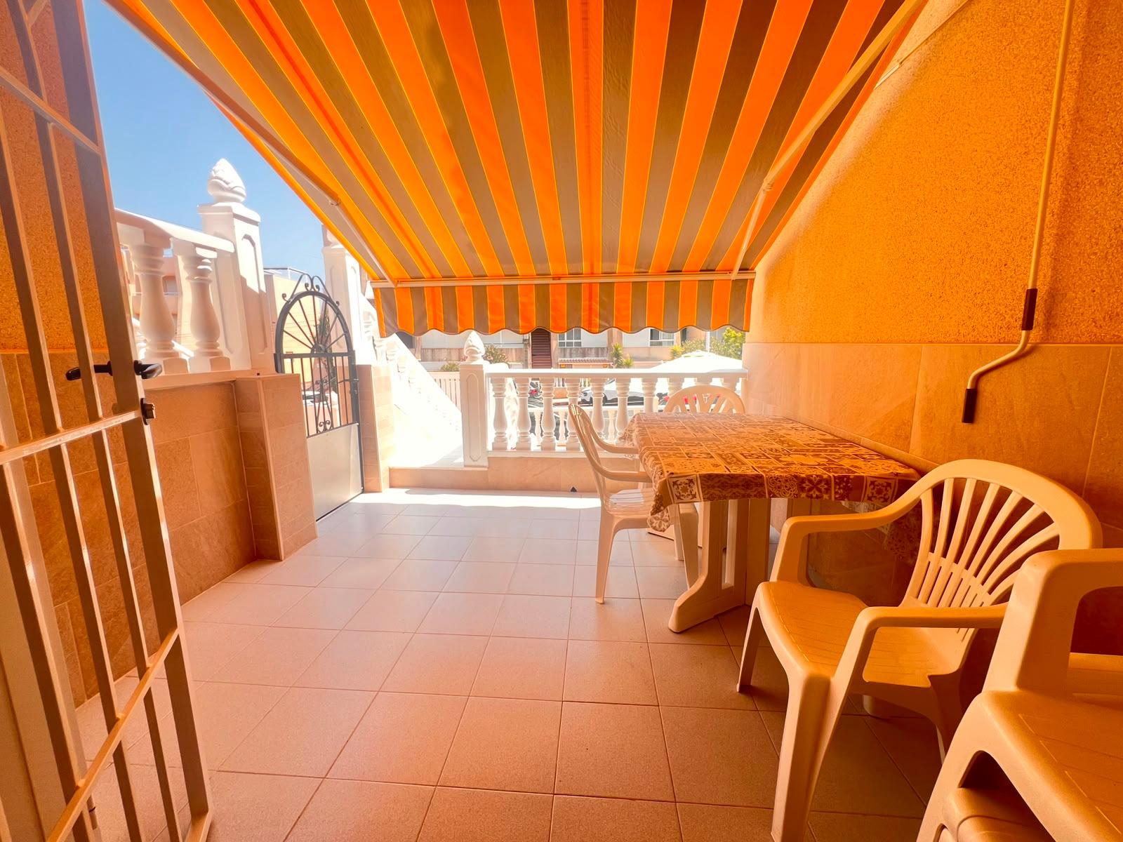 Bungalow a Torrevieja, Alicante, Spagna 2 camere da letto, 53 mq. N° 191811