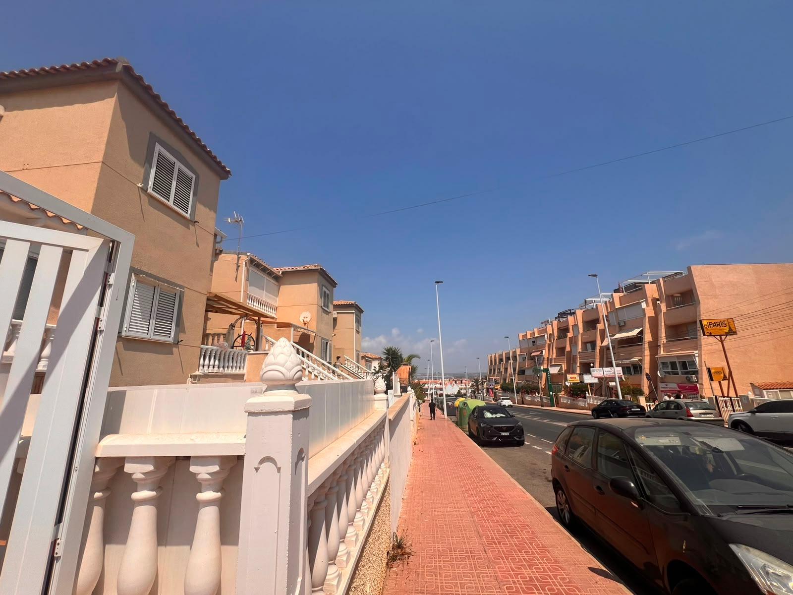 Bungalow a Torrevieja, Alicante, Spagna 2 camere da letto, 53 mq. N° 191811