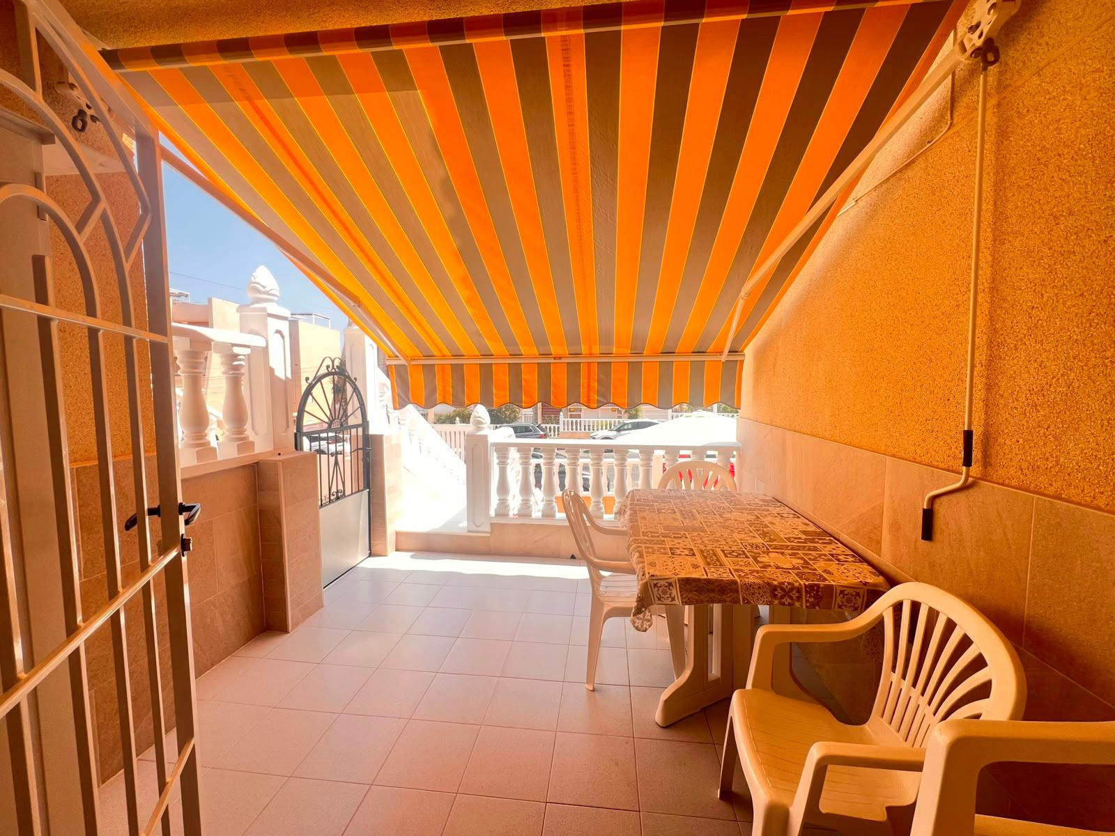 Bungalow a Torrevieja, Alicante, Spagna 2 camere da letto, 53 mq. N° 191811