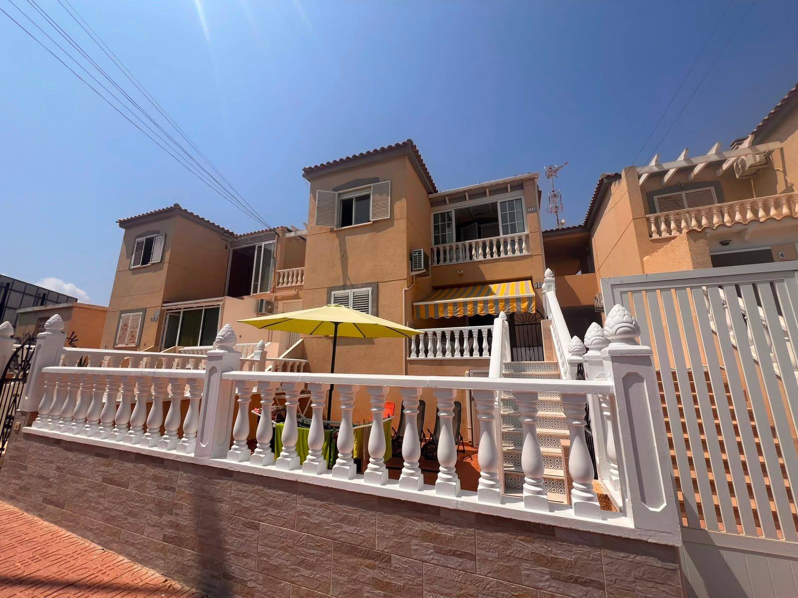 Bungalow a Torrevieja, Alicante, Spagna 2 camere da letto, 53 mq. N° 191811
