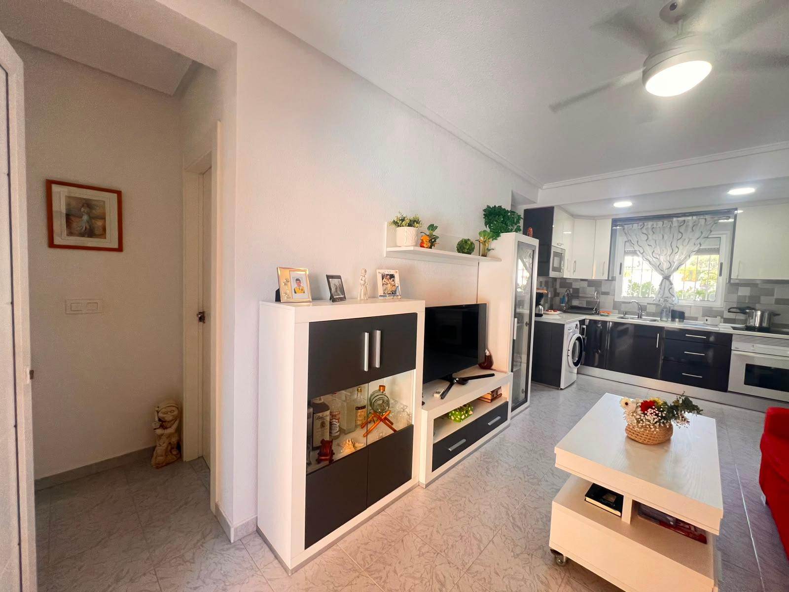 Bungalow a Torrevieja, Alicante, Spagna 2 camere da letto, 53 mq. N° 191811