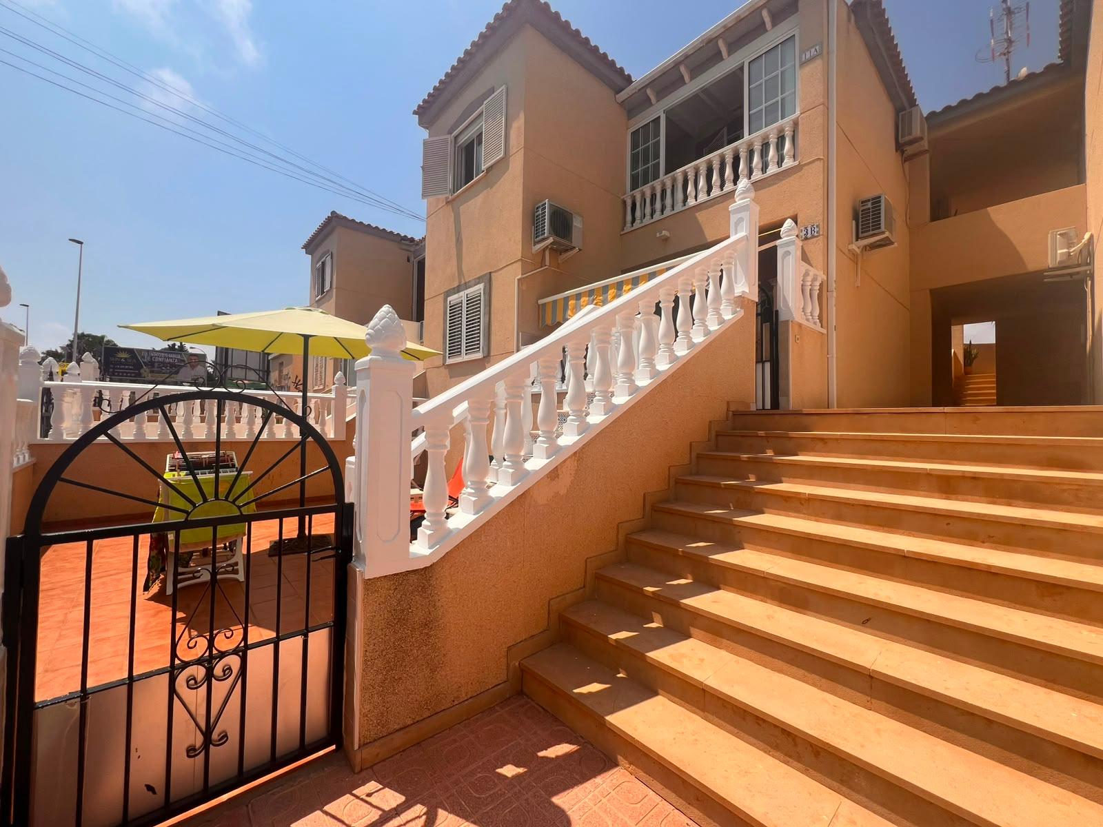 Bungalow a Torrevieja, Alicante, Spagna 2 camere da letto, 53 mq. N° 191811
