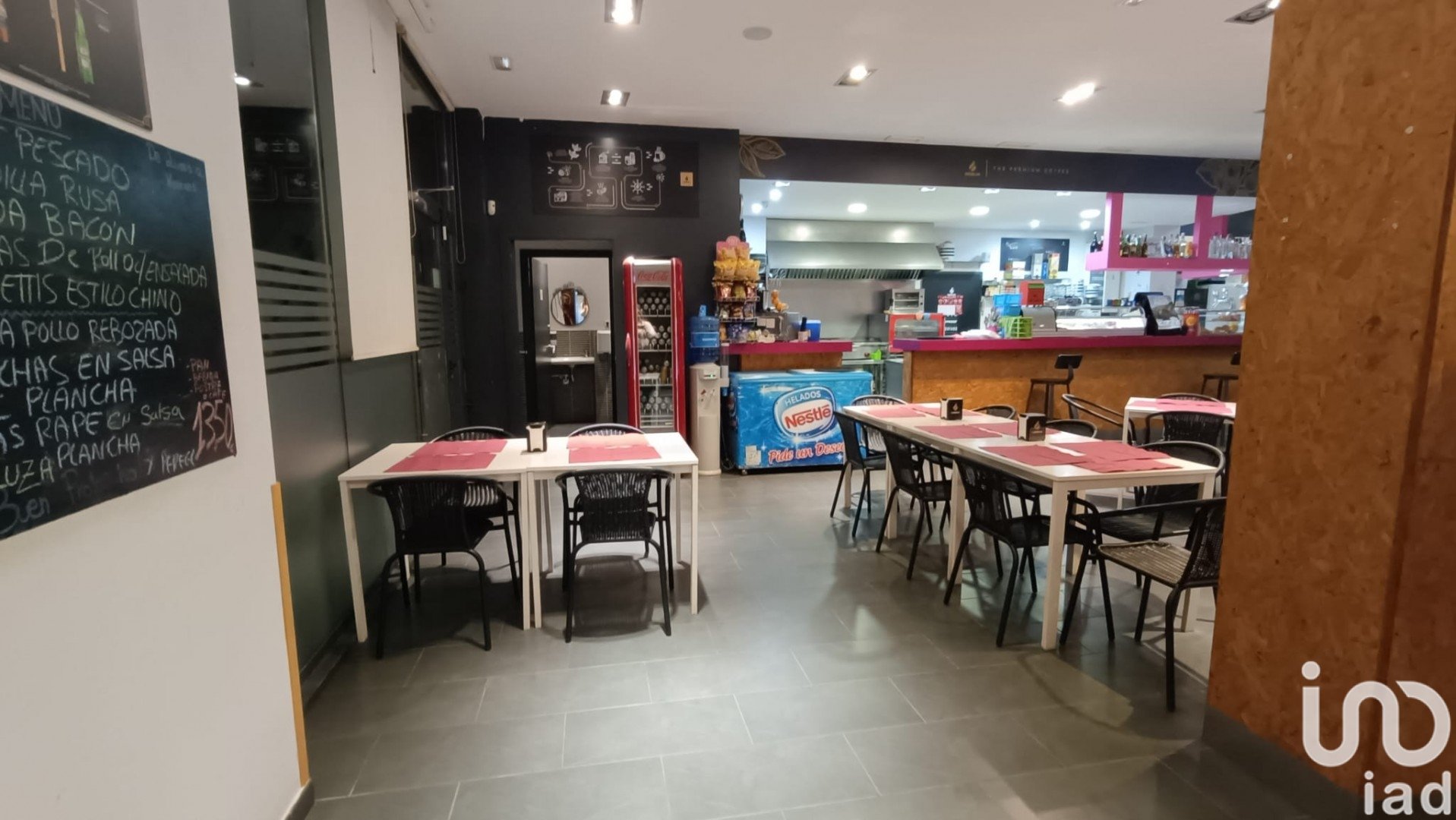 Propiedad comercial en Les Roquetes, Barcelona, España 399 m2 No. 154315
