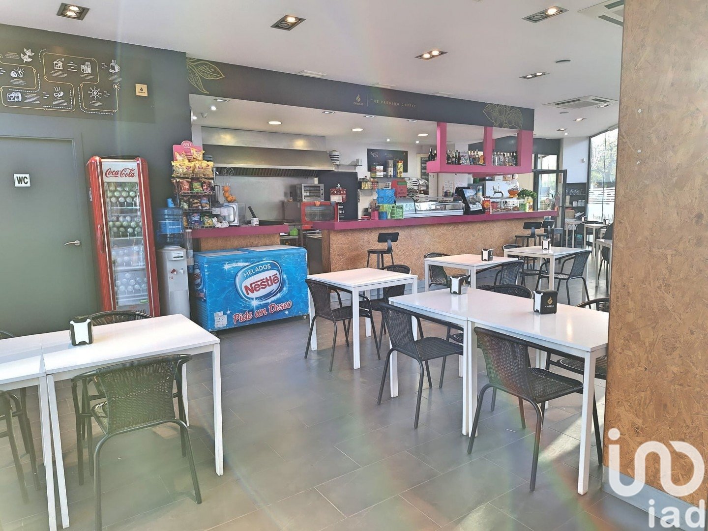 Propiedad comercial en Les Roquetes, Barcelona, España 399 m2 No. 154315