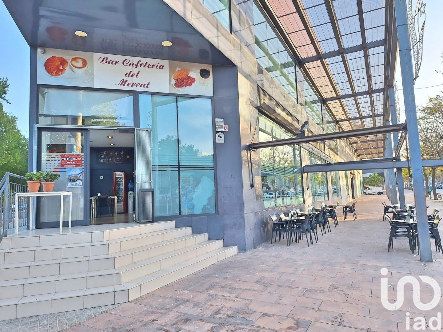 Propiedad comercial en Les Roquetes, Barcelona, España 399 m2 No. 154315
