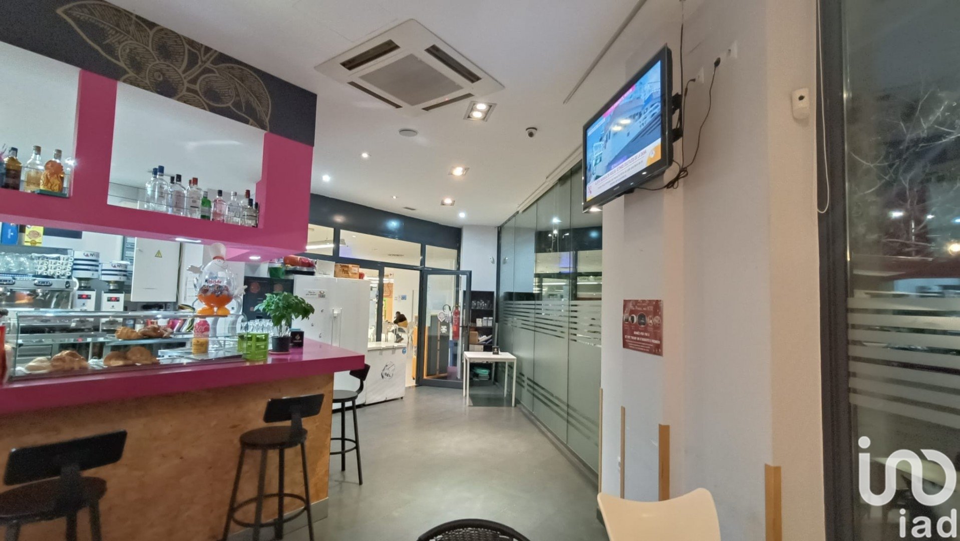 Propiedad comercial en Les Roquetes, Barcelona, España 399 m2 No. 154315
