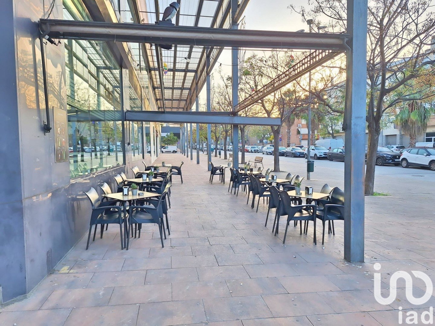 Propiedad comercial en Les Roquetes, Barcelona, España 399 m2 No. 154315