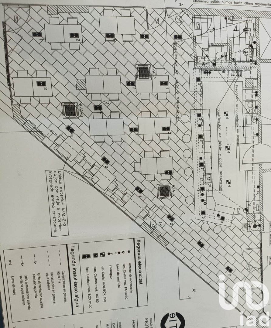 Propiedad comercial en Les Roquetes, Barcelona, España 399 m2 No. 154315