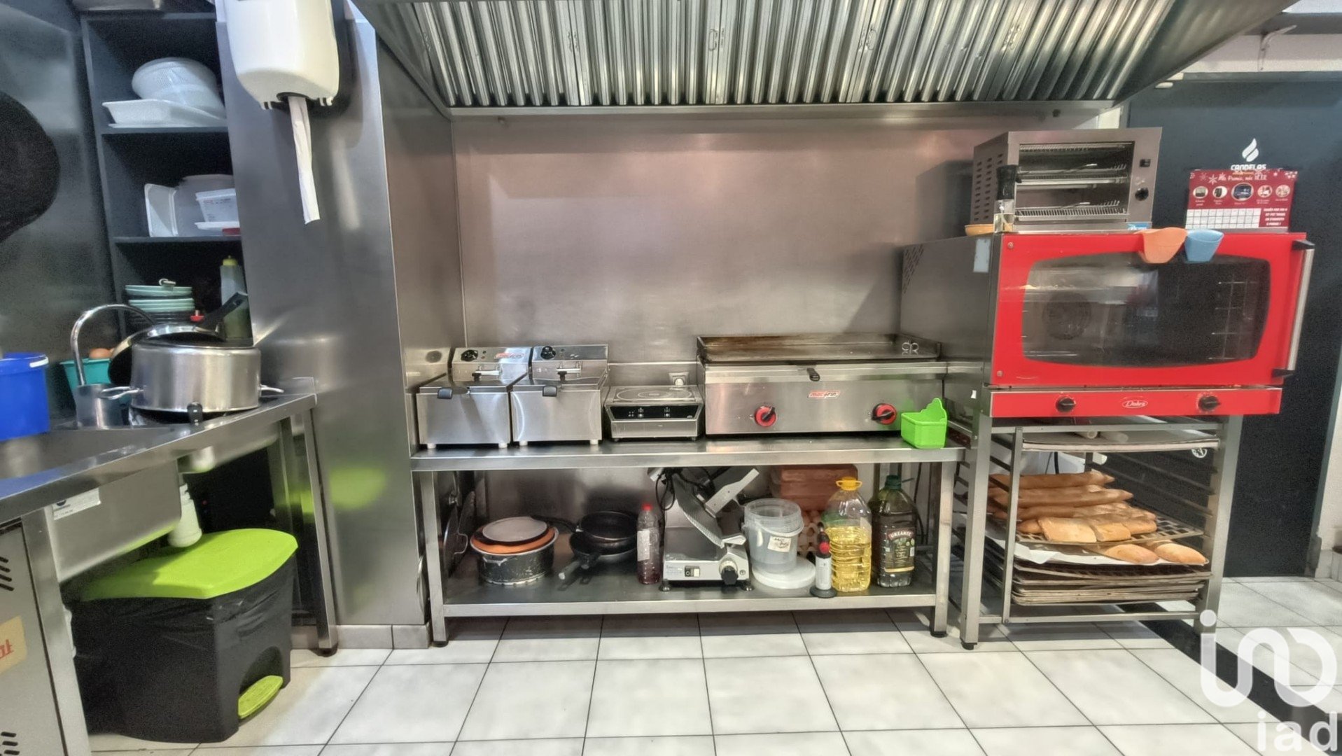 Propiedad comercial en Les Roquetes, Barcelona, España 399 m2 No. 154315