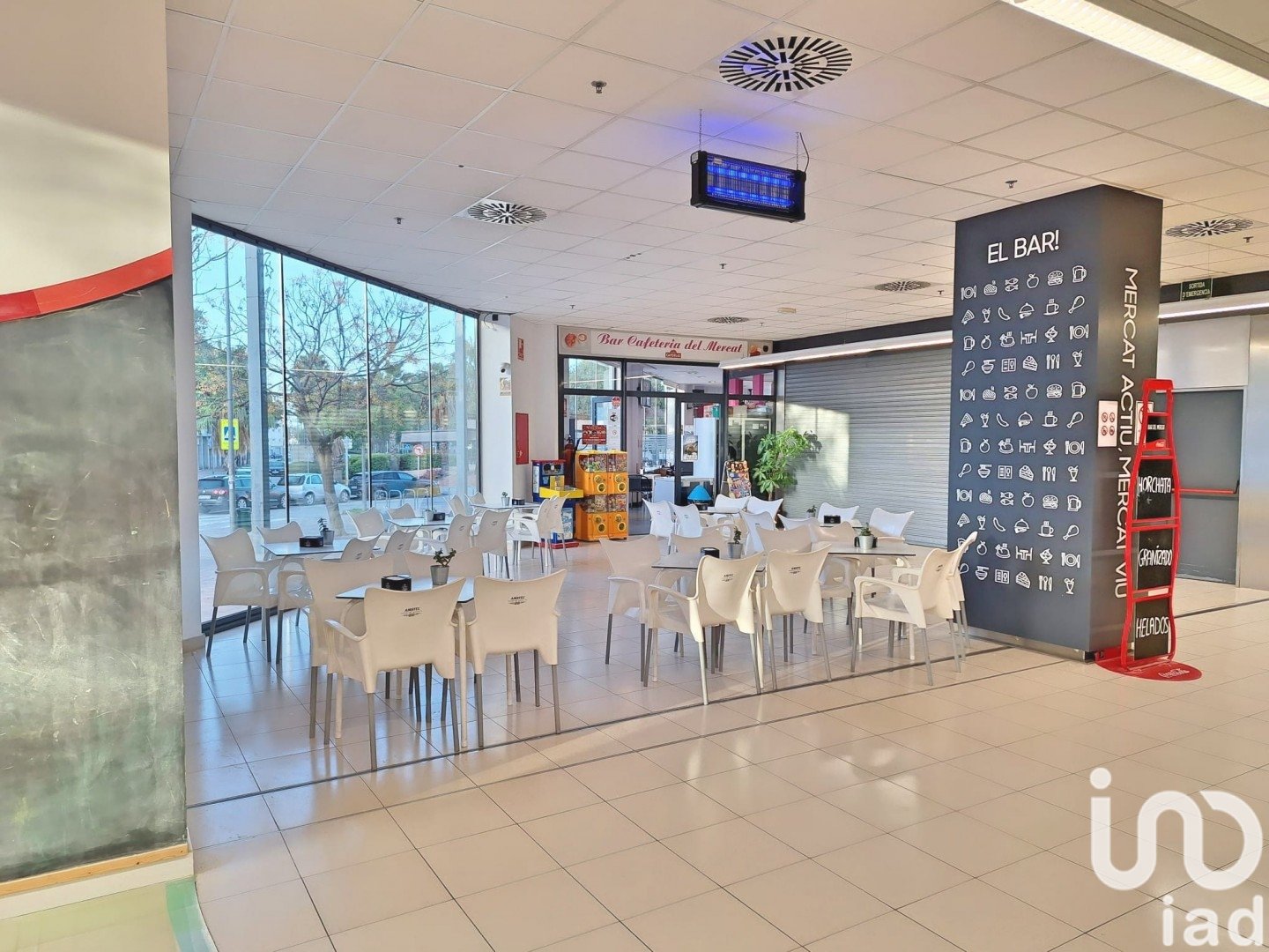 Propiedad comercial en Les Roquetes, Barcelona, España 399 m2 No. 154315
