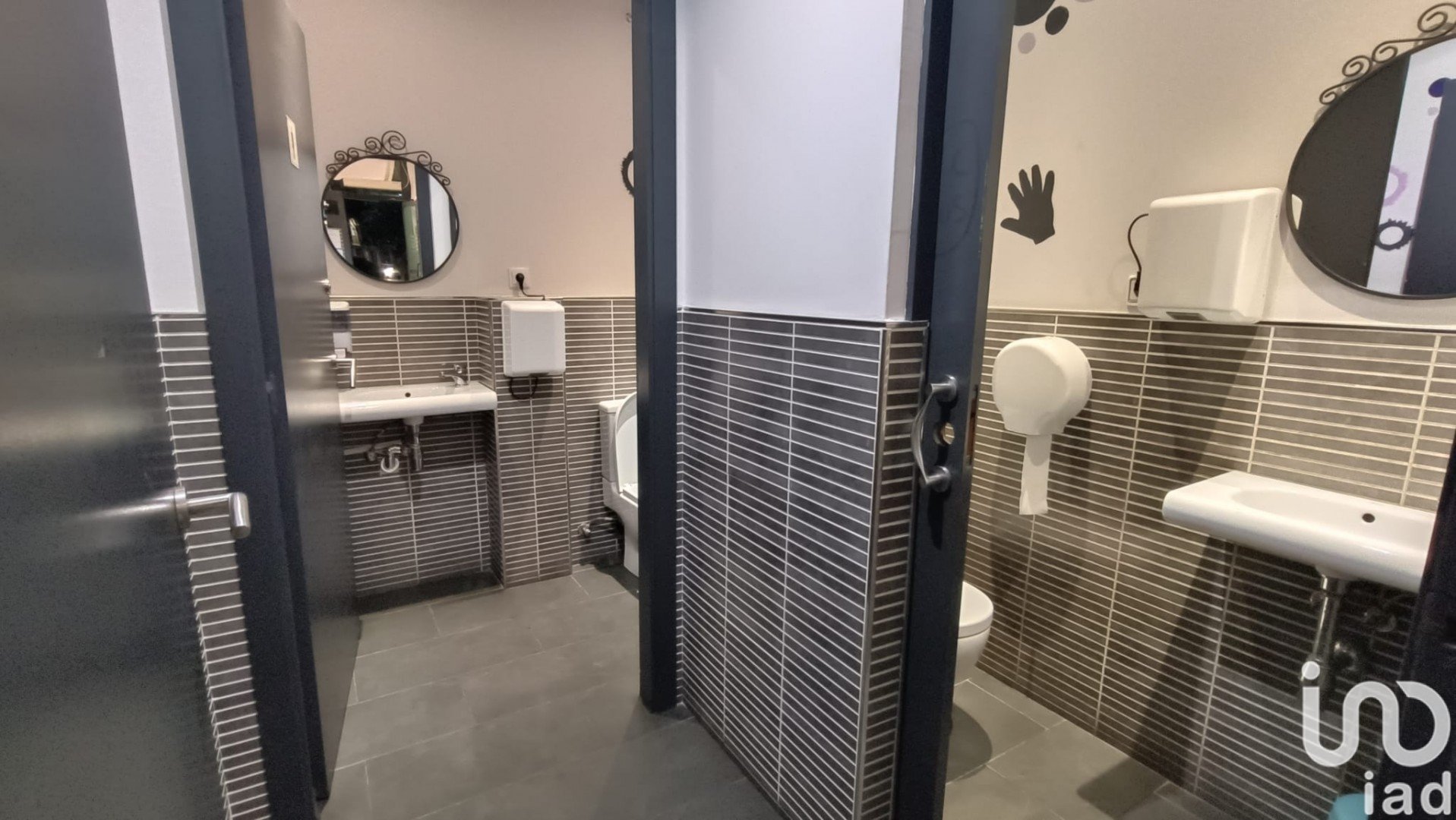 Propiedad comercial en Les Roquetes, Barcelona, España 399 m2 No. 154315