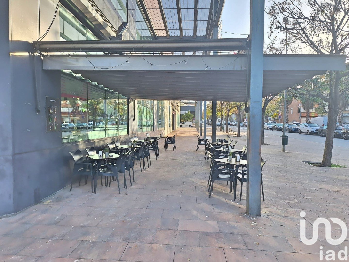Propiedad comercial en Les Roquetes, Barcelona, España 399 m2 No. 154315