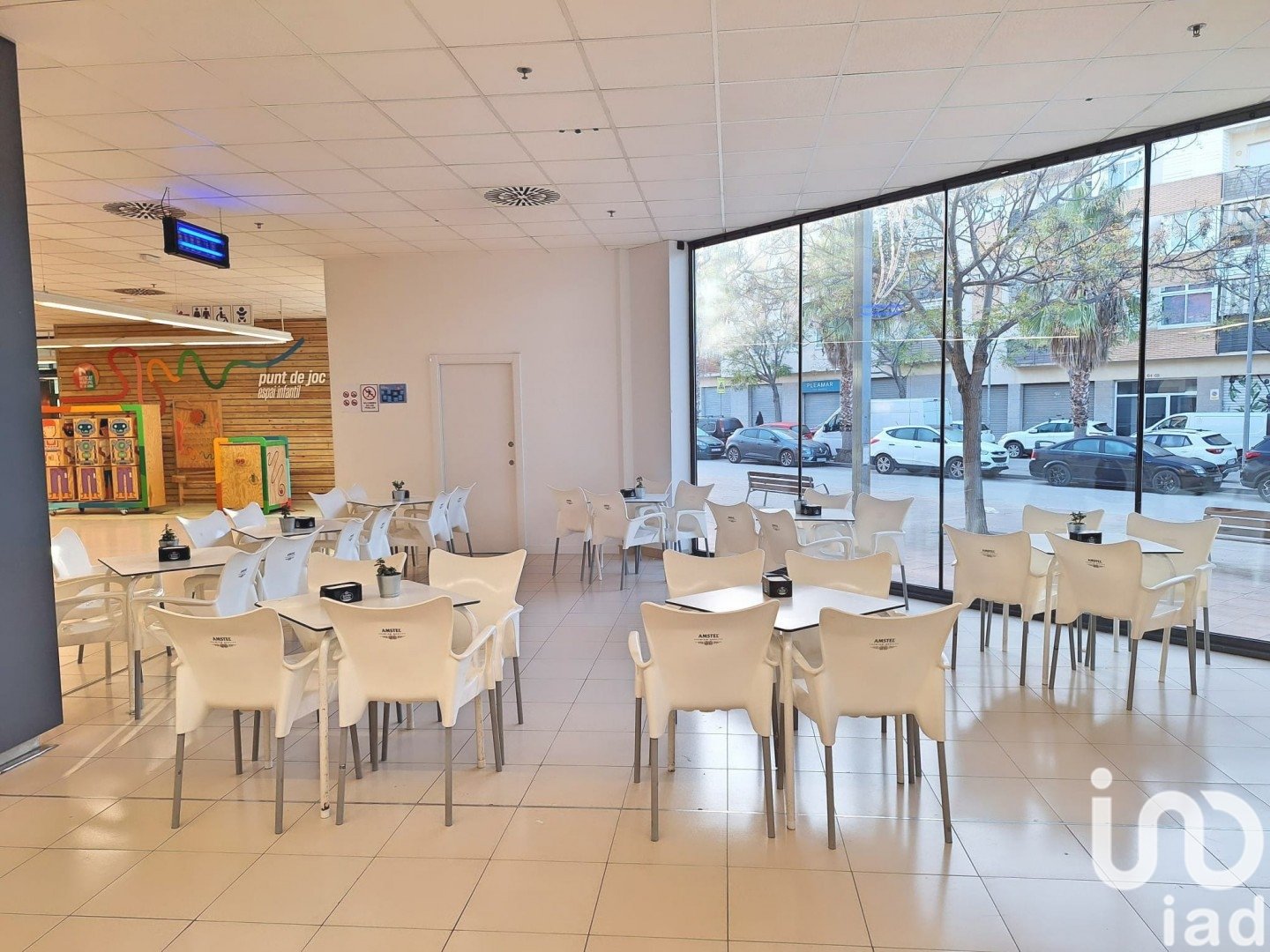 Propiedad comercial en Les Roquetes, Barcelona, España 399 m2 No. 154315