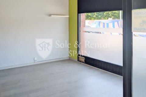 Commercial property in Girona, Spain 83 sq.m. No. 186219