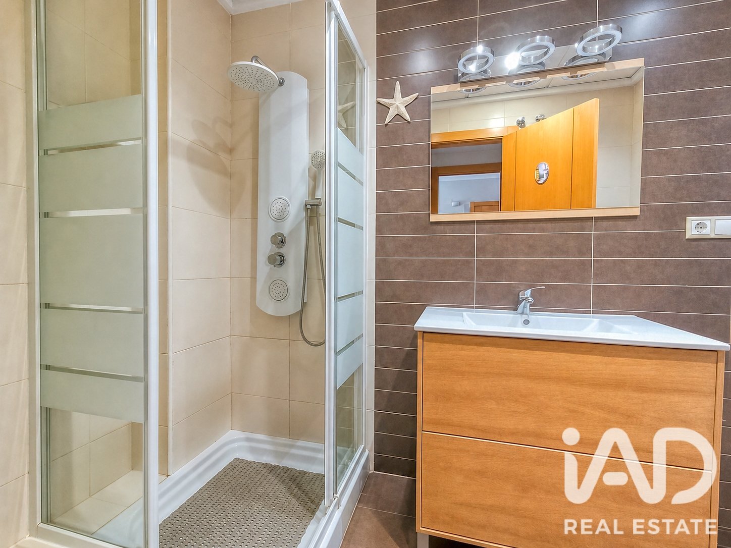 Apartment in Petrer, Alicante, Spain 2 bedrooms, 71 sq.m. No. 188267