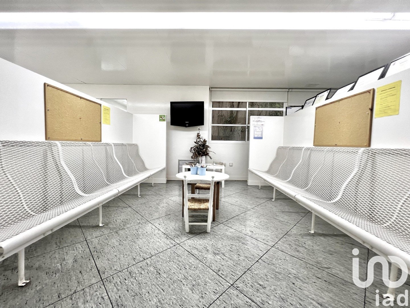 Commercial property in Barcelona, Spain 1 bedroom, 184 sq.m. No. 188472