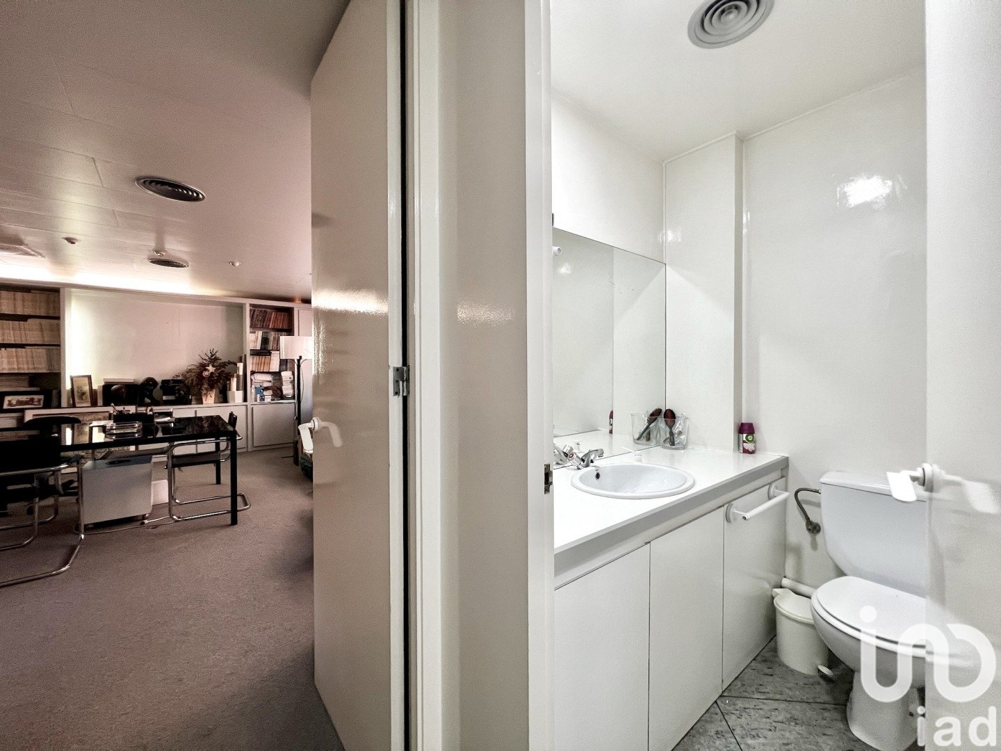 Commercial property in Barcelona, Spain 1 bedroom, 184 sq.m. No. 188472