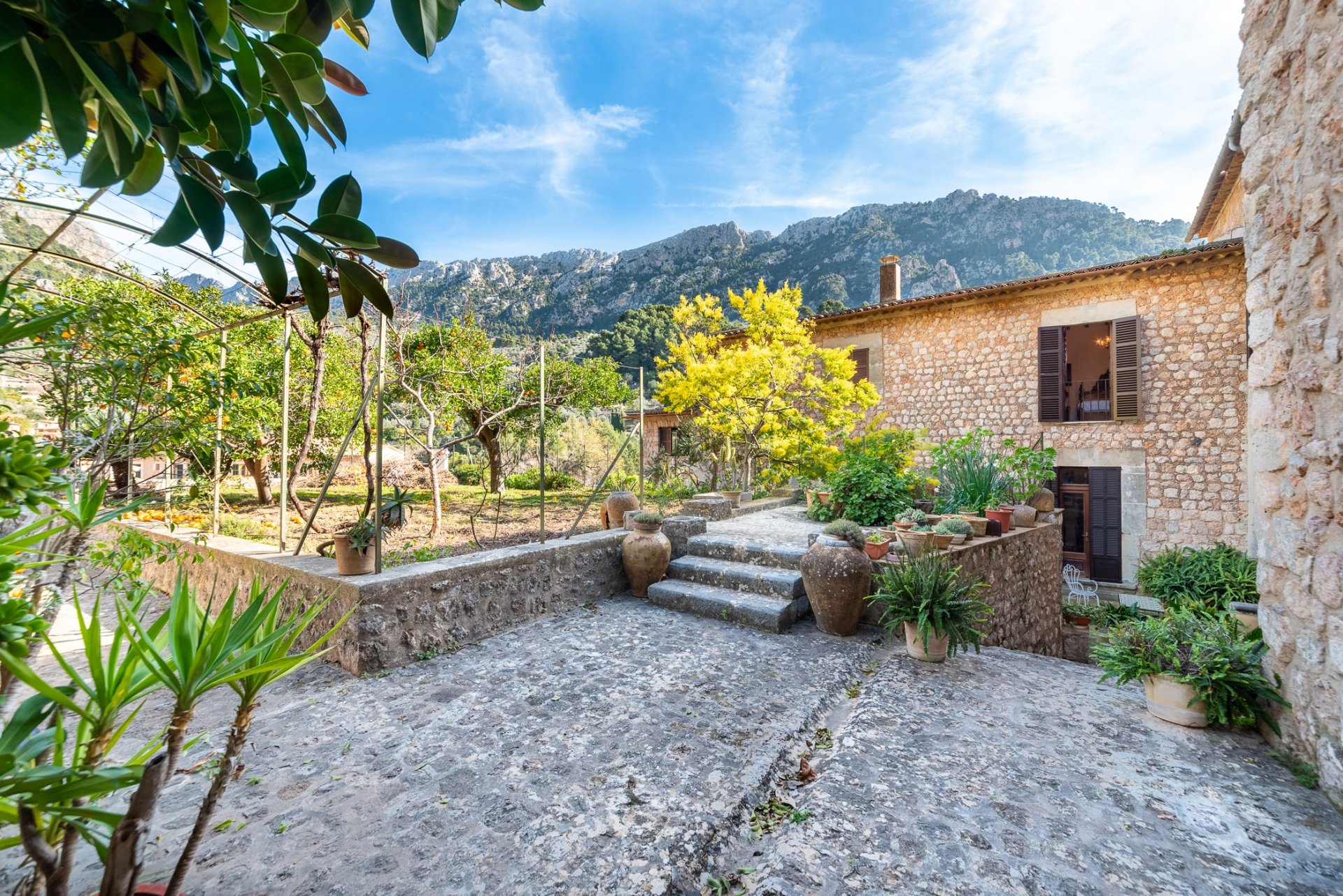 Villa in Fornalutx, Mallorca, Spain 8 bedrooms, 1560 sq.m. No. 139206