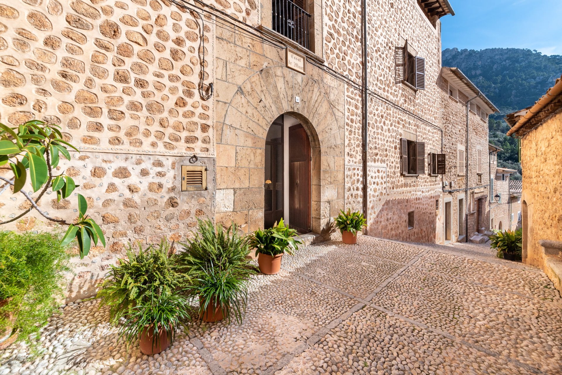 Villa in Fornalutx, Mallorca, Spain 8 bedrooms, 1560 sq.m. No. 139206