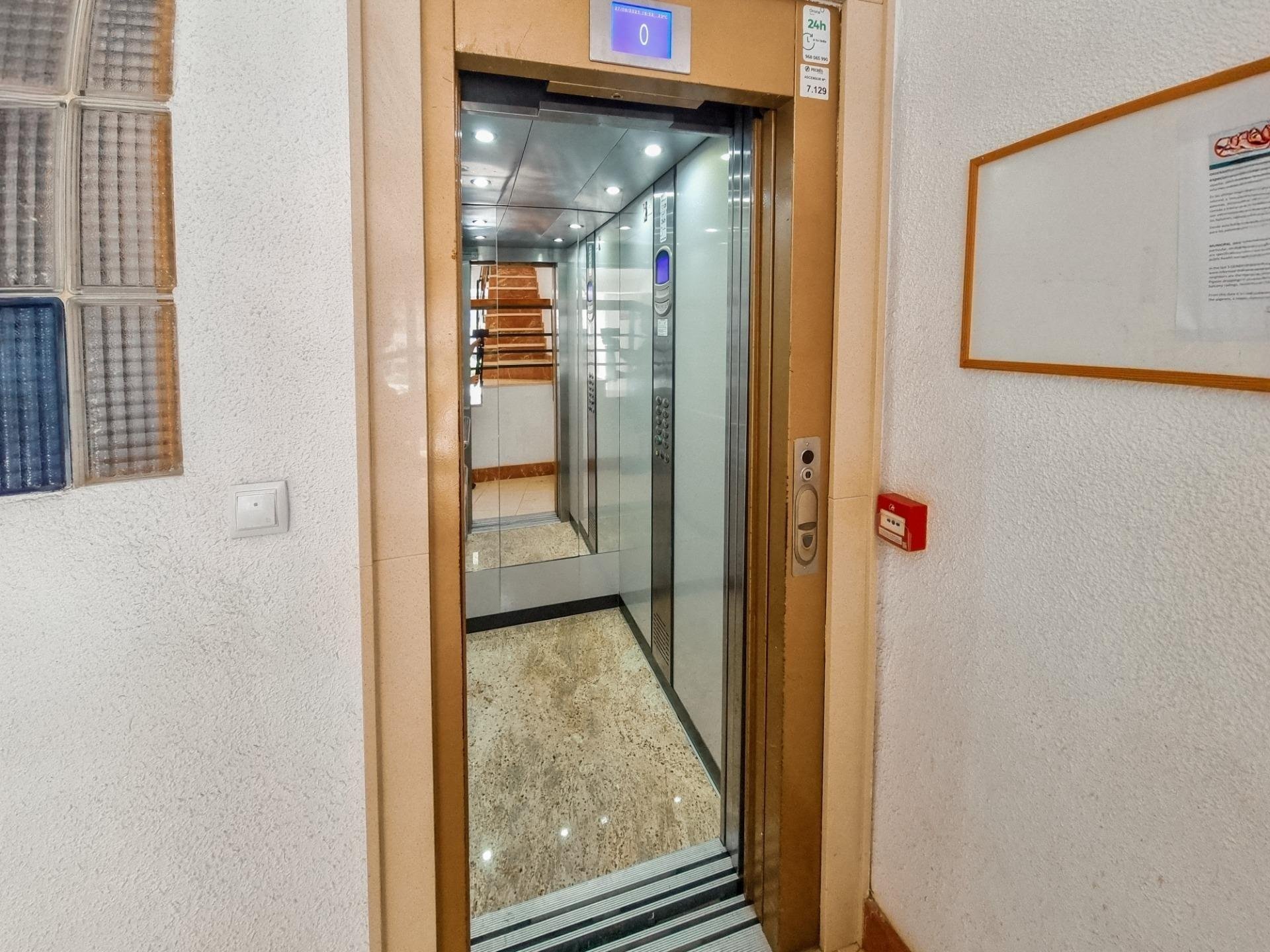 Dzīvoklis Torrevieja, Alicante, Spānijā 2 istabas, 77 m2 Nr. 139778