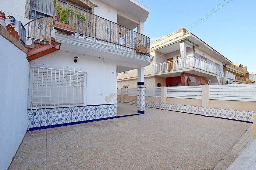 Villa à Torre de la Horadada, Alicante, Espagne 5 chambres, 125 m2 No. 111203