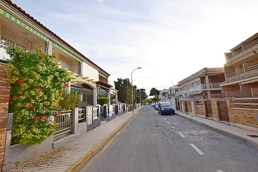 Villa à Torre de la Horadada, Alicante, Espagne 5 chambres, 125 m2 No. 111203