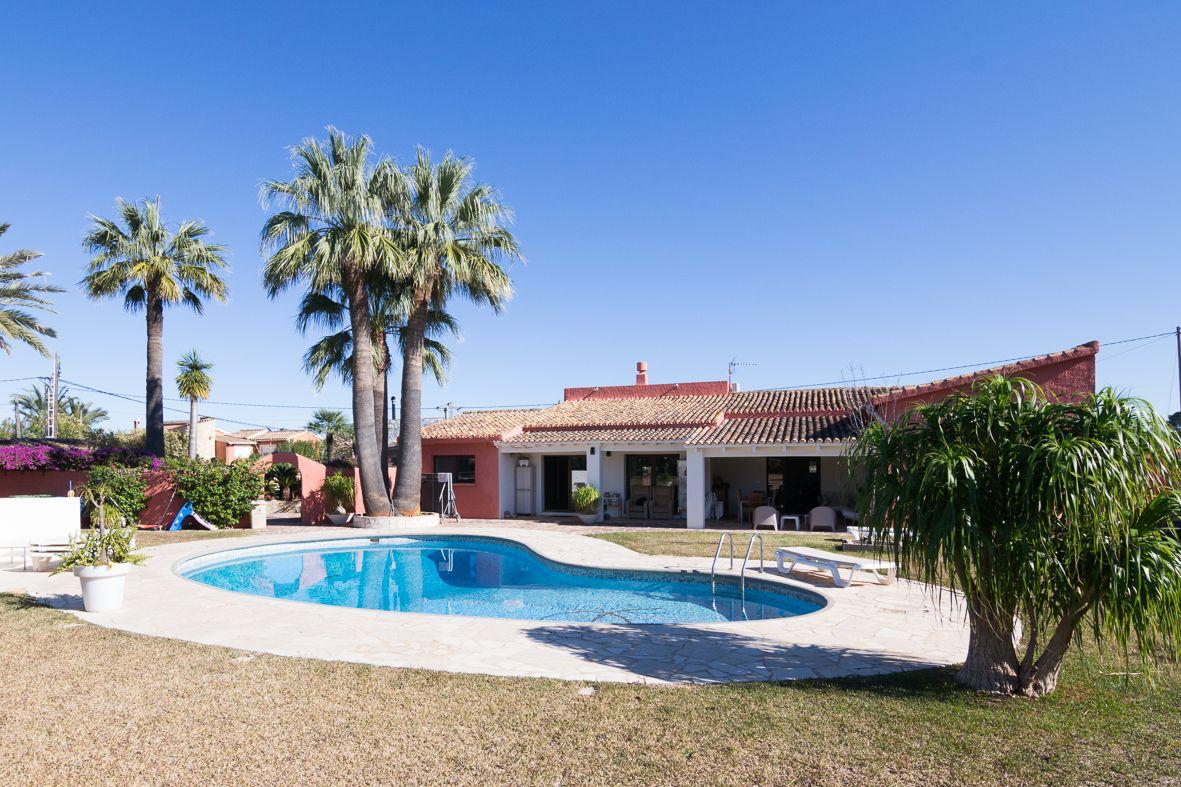 Villa en Dénia, Alicante, España 4 dormitorios, 284 m2 No. 192471