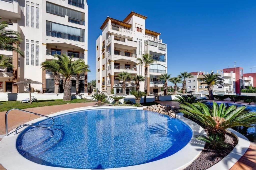 Apartment in Guardamar del Segura, Alicante, Spain 3 bedrooms, 116 sq.m. No. 165456