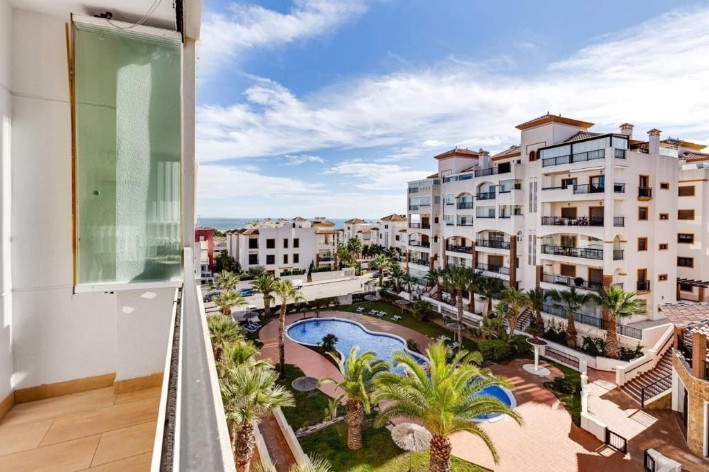 Apartment in Guardamar del Segura, Alicante, Spain 3 bedrooms, 116 sq.m. No. 165456
