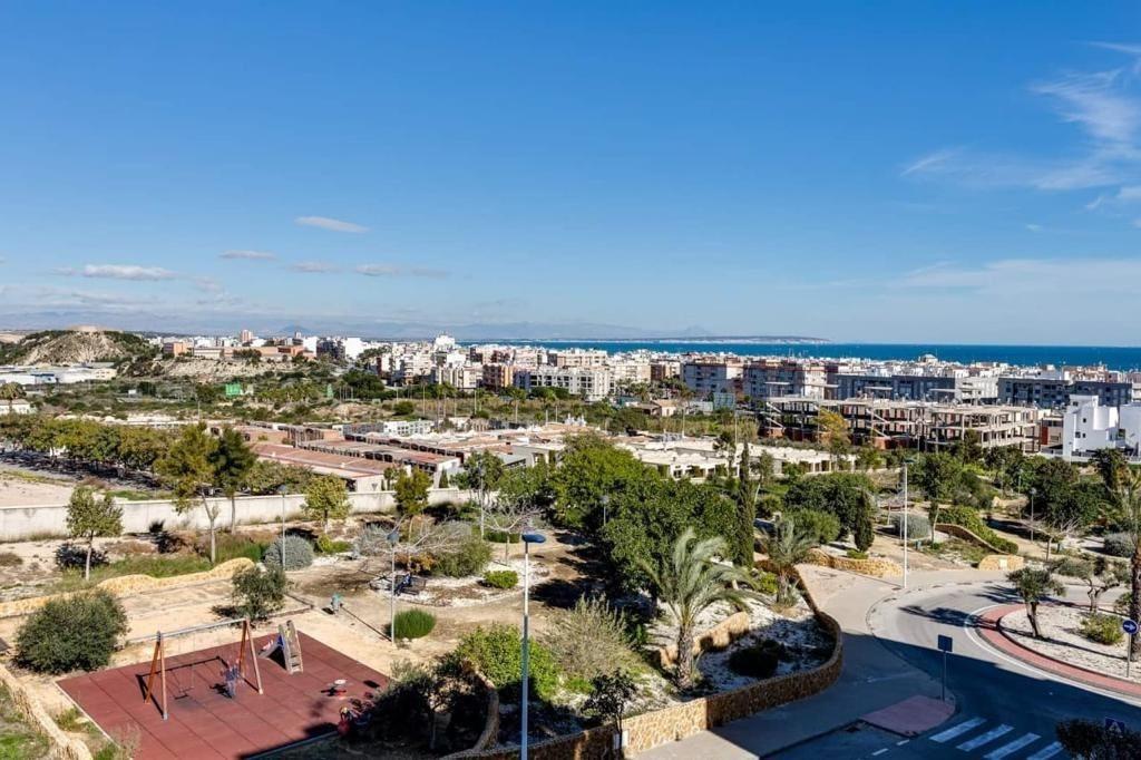 Apartment in Guardamar del Segura, Alicante, Spain 3 bedrooms, 116 sq.m. No. 165456