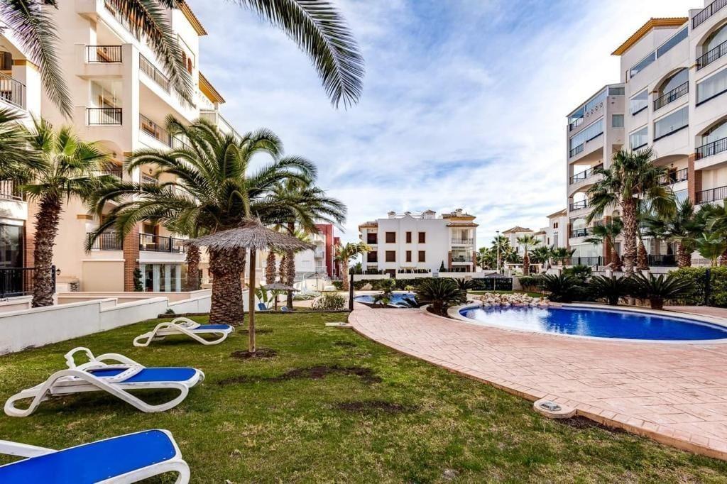 Apartment in Guardamar del Segura, Alicante, Spain 3 bedrooms, 116 sq.m. No. 165456