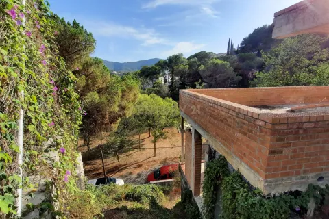Māja Argentona, Barcelona, Spānijā 1 istaba, 341 m2 Nr. 181313
