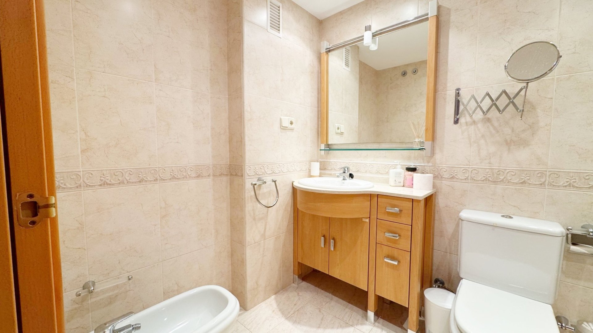 Apartment à Lloret de Mar, Girona, Espagne 3 chambres, 107 m2 No. 180551