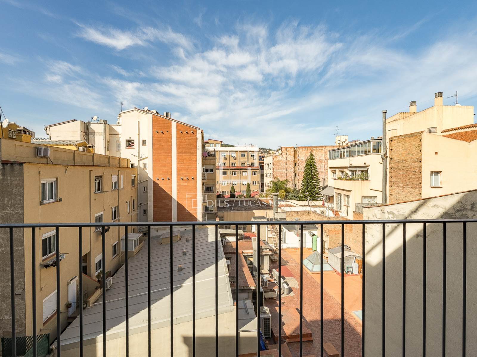 Penthouse in Barcelona, Spain 4 bedrooms, 127 sq.m. No. 166337