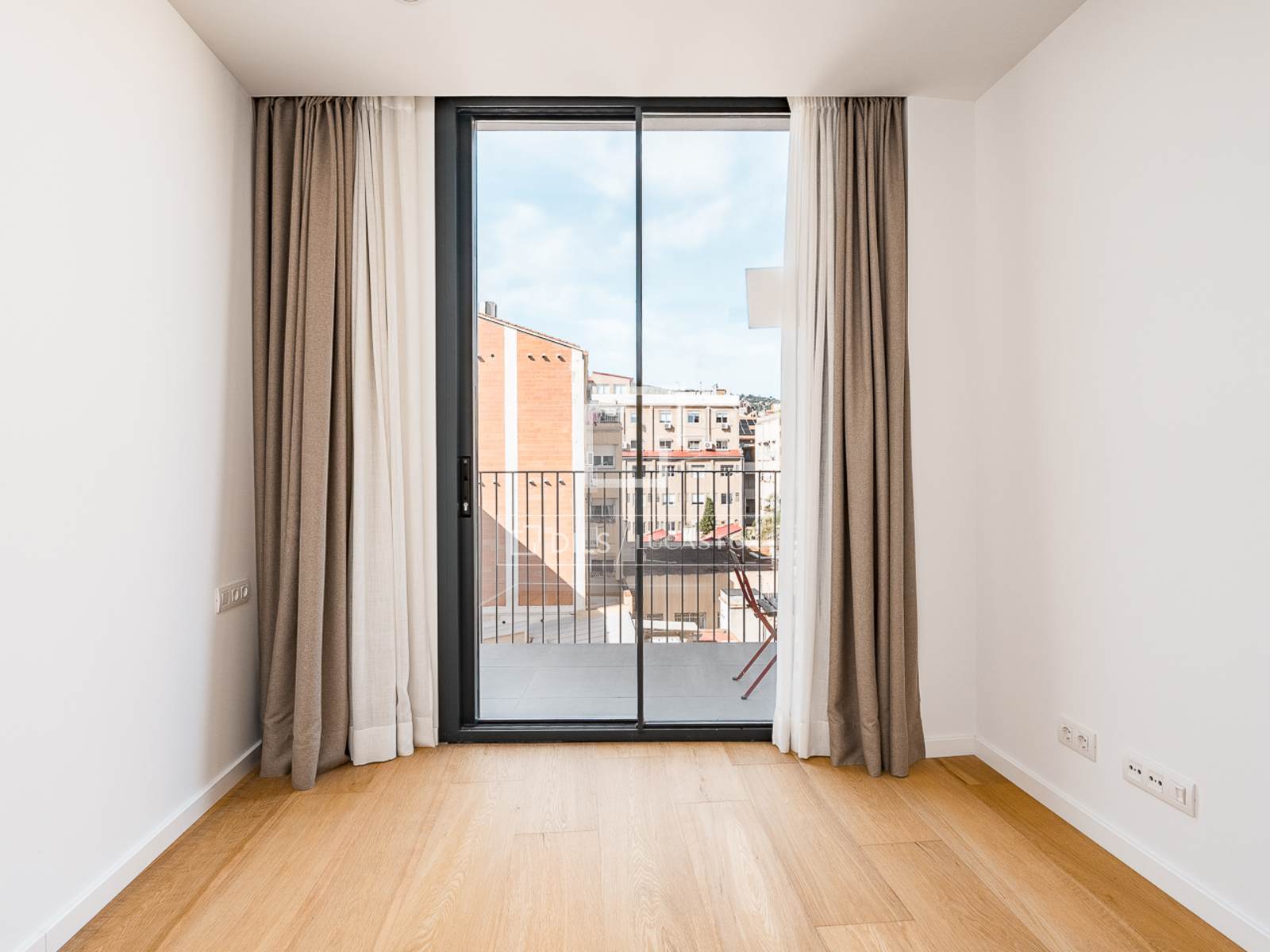 Penthouse in Barcelona, Spain 4 bedrooms, 127 sq.m. No. 166337