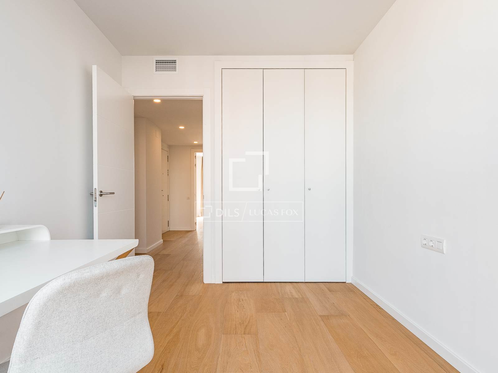 Penthouse in Barcelona, Spain 4 bedrooms, 127 sq.m. No. 166337