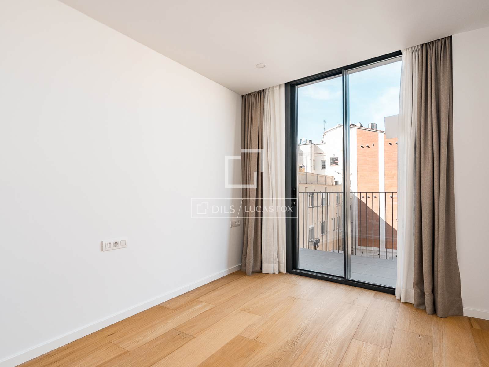 Penthouse in Barcelona, Spain 4 bedrooms, 127 sq.m. No. 166337