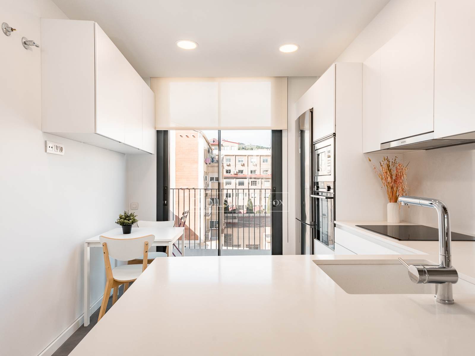 Penthouse in Barcelona, Spain 4 bedrooms, 127 sq.m. No. 166337