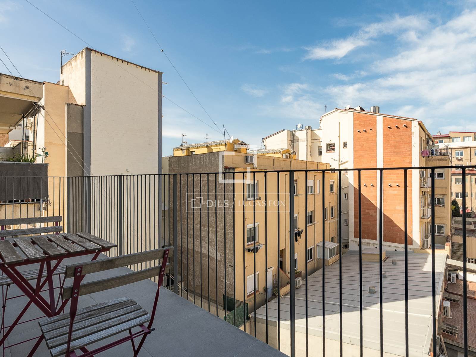Penthouse in Barcelona, Spain 4 bedrooms, 127 sq.m. No. 166337