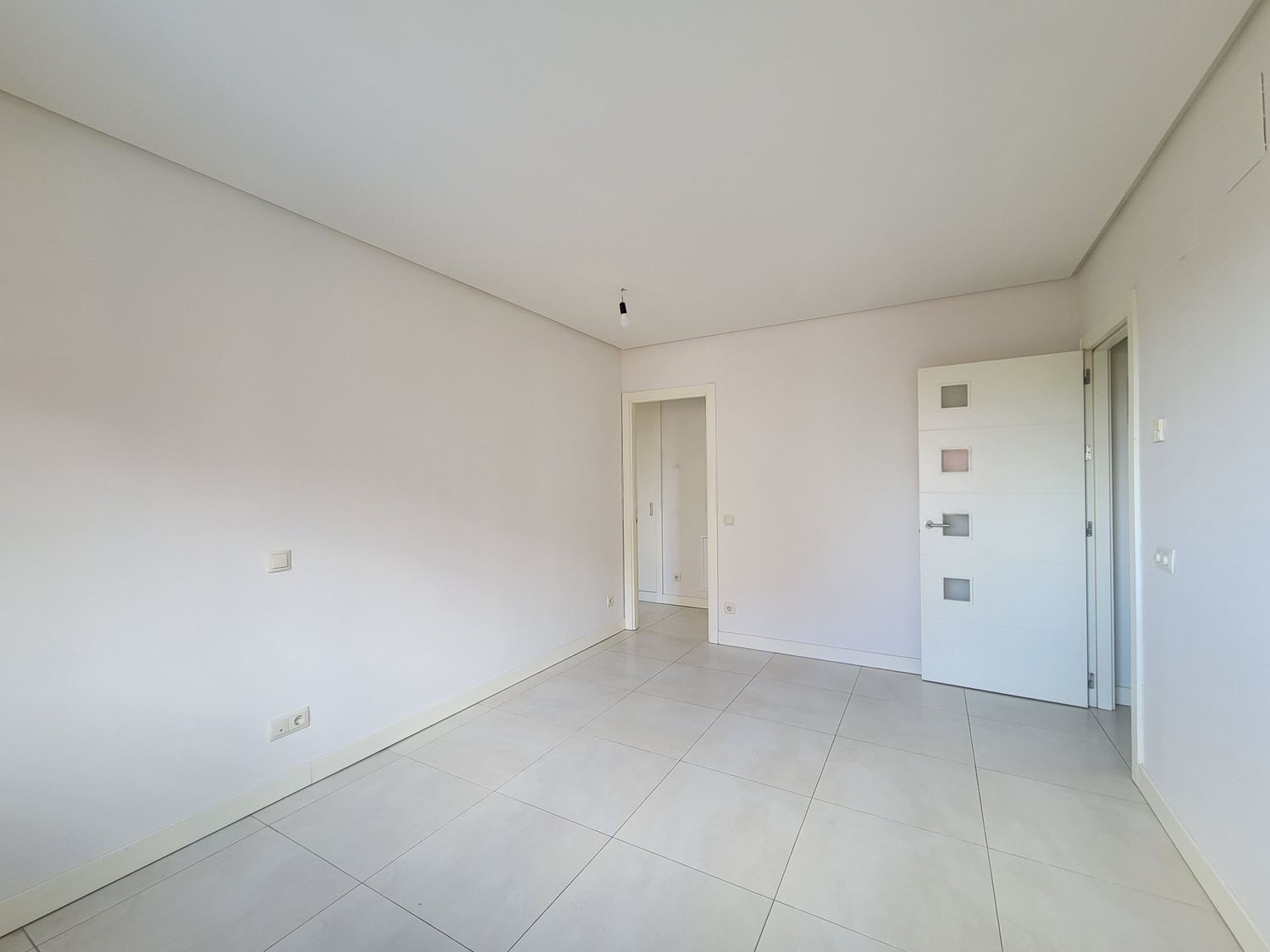 Wohnung in Madrid, Spanien 1 Schlafzimmer, 90 m2 Nr. 180416