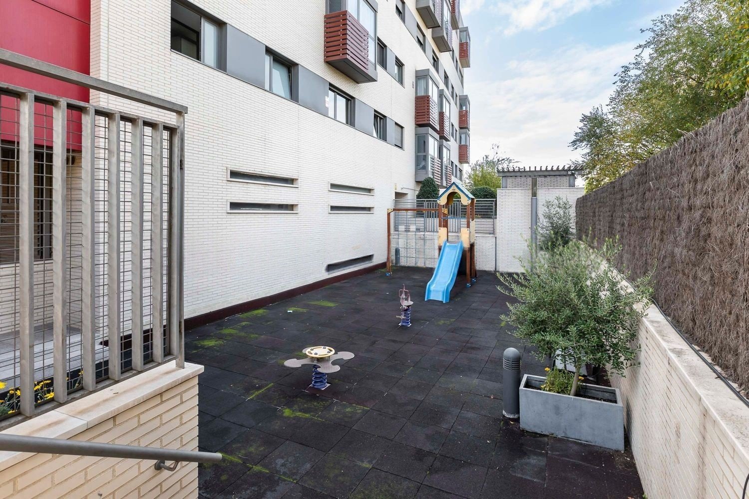 Wohnung in Madrid, Spanien 1 Schlafzimmer, 90 m2 Nr. 180416